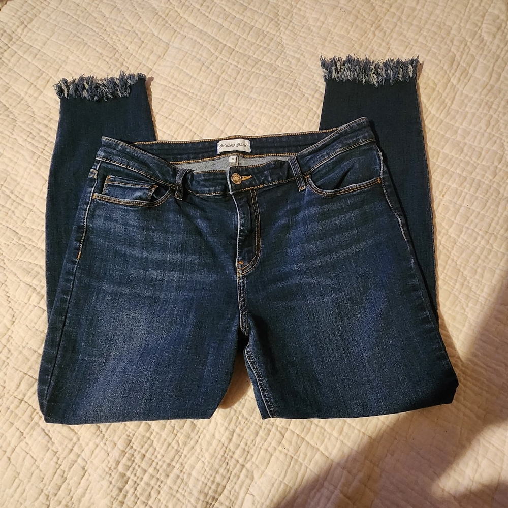 Studio Blue Womens Sz 32 Jeans Mid Rise Dark Wash Tapered Leg  Frayed Hem - Picture 3 of 11